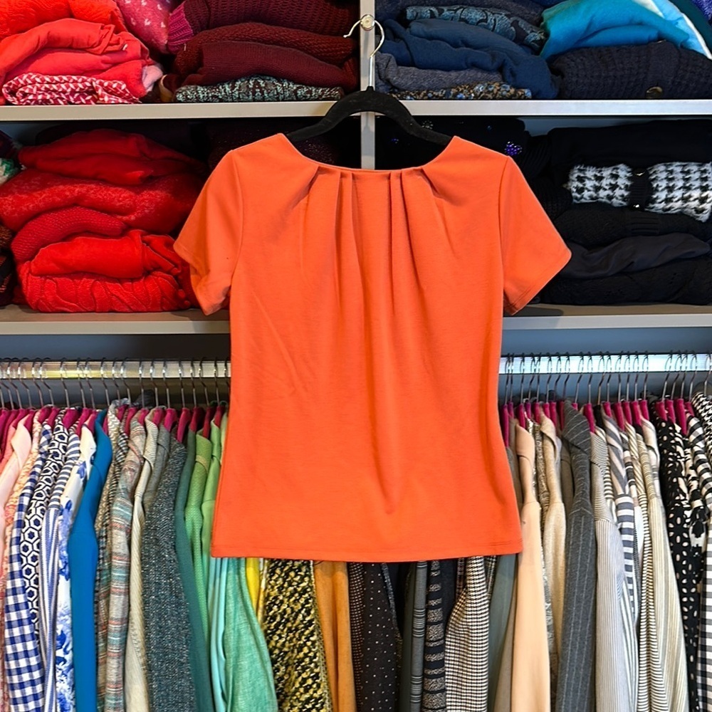 Liz Claiborne orange pleated short sleeve top size XS